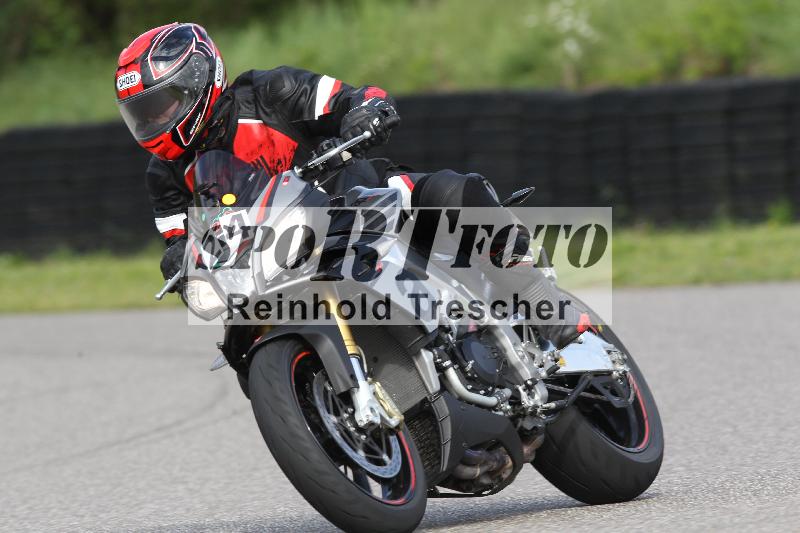 /Archiv-2025/10 23.04.2025 Cornu Master School ADR/gruen-vert/24